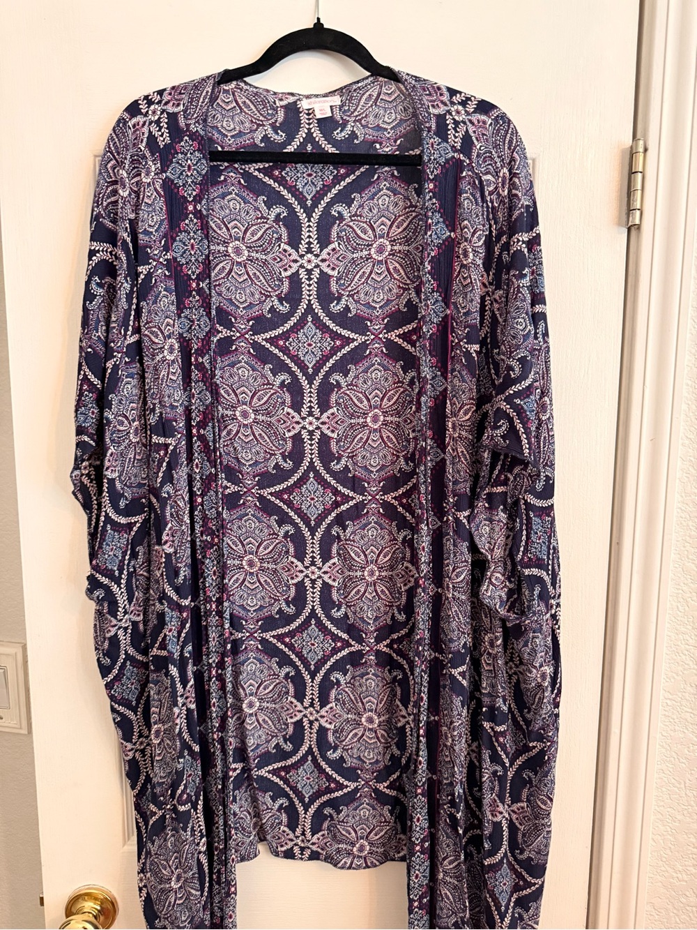 Xhilaration Navy Printed Open-Front Kimono with White and Lavender Motif
